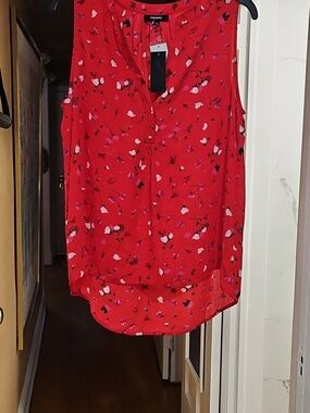 Premise Red Floral Sleeveless V-Neck Camisole